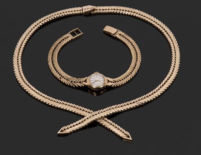 Lot 494 - 9ct gold necklace, a overlapping fox tail link...