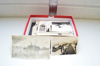 Lot 129 - COLLECTION OF VINTAGE POSTCARDS TO INCLUDE...