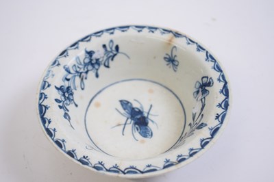 Lot 426 - Lowestoft porcelain patty pan with blue and...