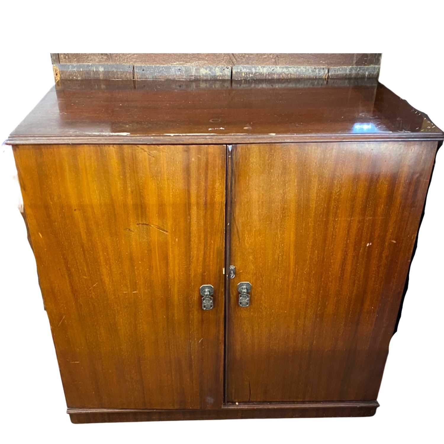 Lot 560 Mahogany two door linen press with
