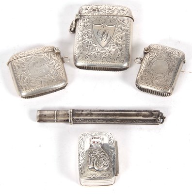 Lot 191 - Mixed Lot: Silver vester case of typical form,...