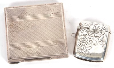 Lot 195 - Mixed Lot: A ladies square shaped compact,...