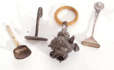 Lot 58 - Mixed lot including a George III silver shovel...