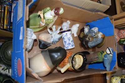 Lot 534 - Box of various assorted mixed ornaments, Toby...