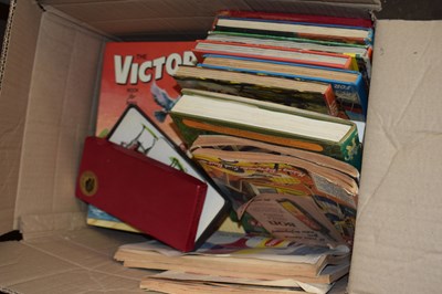 Lot 604 - One box of childrens annuals, various comics,...