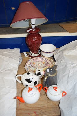 Lot 706 - Mixed Lot: Table lamp, various tea wares,...