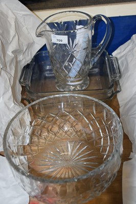 Lot 709 - Clear glass jug and circular bowl plus two...