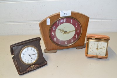 Lot 71 - Mixed Lot comprising a Smiths mantel clock,...