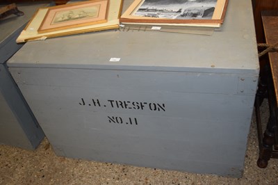 Lot 290 - Grey painted pine packing trunk, 100 cm wide