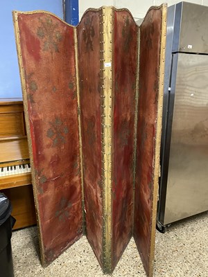 Lot 362 - Large red and gilt decorated three fold...