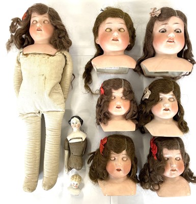 Lot 142 - Heubach Koppelsdorf Doll Heads