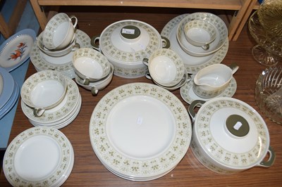 Lot 513 - Quantity of Royal Doulton Samarra dinner wares