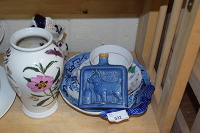 Lot 532 - Mixed Lot: 19th Century Willow Pattern dish,...