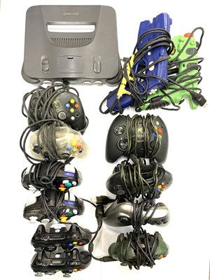 Lot 224 - A mixed lot of various wired gaming...