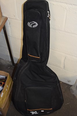 Lot 586 - Padded guitar case