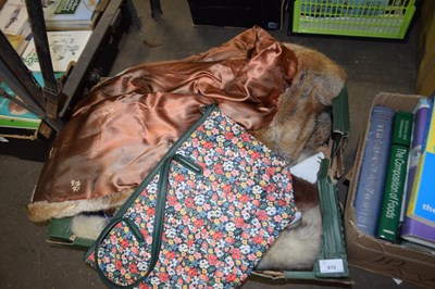 Lot 615 - Mixed Lot: Short brown fur coat, fur scarves...