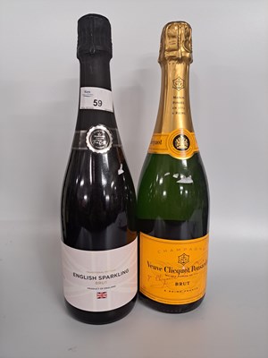 Lot 59 - 1 Bt NV Veuve Cllicquot Champagne, 1 Bt...