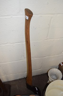 Lot 729 - A large felling axe