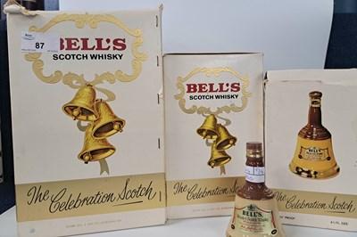 Lot 87 - 3 x 1 bt Bells Decanter 70% ( Boxed), 1 mini...