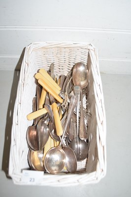 Lot 23 - Box of various assorted cutlery