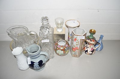 Lot 32 - Mixed Lot: Ceramics and glass wares to include...