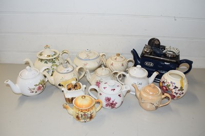 Lot 161 - Mixed Lot: Various assorted teapots to include...