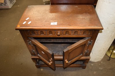 Lot 848 - Small oak two door one drawer side cabinet