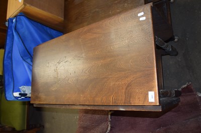 Lot 881 - 20th Century oak drop leaf dining table