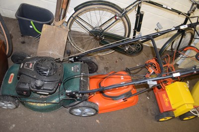 Lot 900 - Webb lawnmower