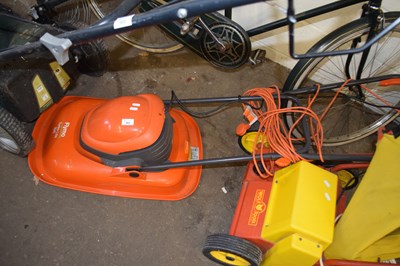 Lot 902 - Flymo electric lawnmower