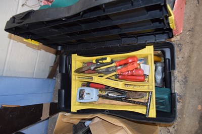 Lot 916 - Black plastic tool box and contents