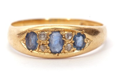 Lot 22 - Victorian 18ct gold sapphire and diamond ring...