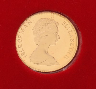 Lot 88 - 22ct gold proof half sovereign dateed 1981, an...