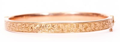 Lot 92 - 9ct gold hinged bracelet, the top section...