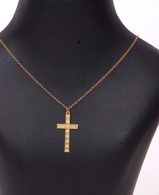 Lot 101 - Small 9ct stamped cross pendant suspended from...