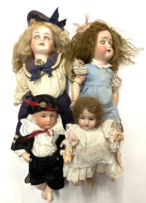 Lot 135 - A mixed lot of various bisque head dolls, to...