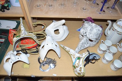 Lot 578 - Various assorted modern masks and handcuffs