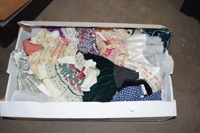 Lot 625 - Box of dolls clothes