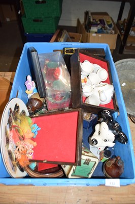 Lot 632 - Box of various assorted mixed ceramics,...