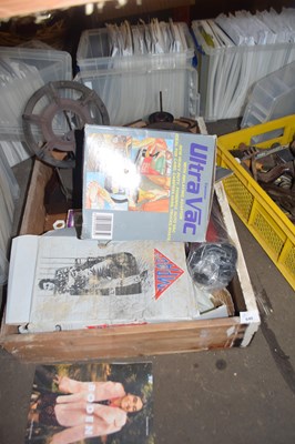 Lot 640 - One box of various garage clearance items,...