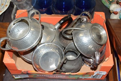 Lot 684 - Box of various silver plated and pewter tea wares