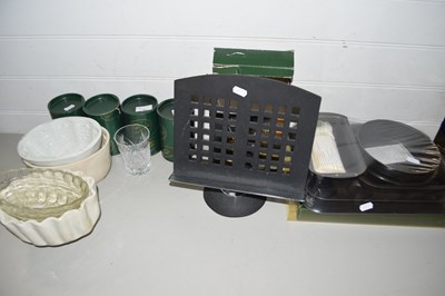 Lot 41 - Mixed Lot: Jelly moulds, boxed drinking...