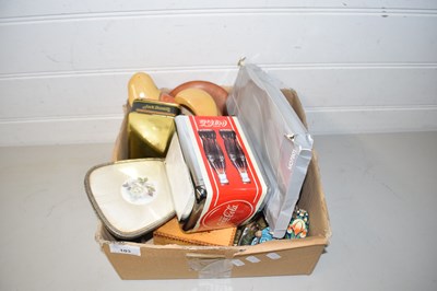 Lot 103 - Box of various mixed items to include dressing...