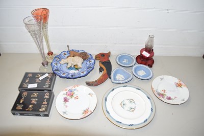 Lot 178 - Mixed Lot: Various decorated plates, Jasper...