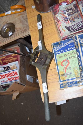 Lot 732 - Vintage metal die cutter