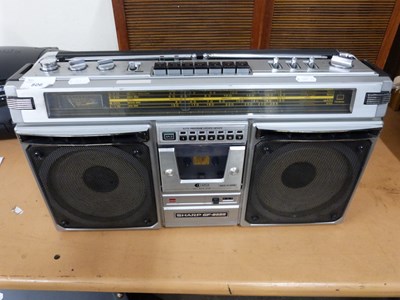 Lot 806 - Vintage Sharp GF8585 portable stereo