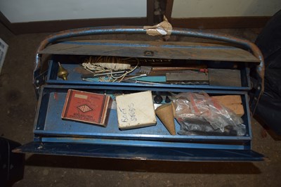 Lot 1011 - Cantilever tool box and contents