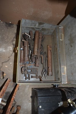 Lot 1014 - Metal tool box and contents