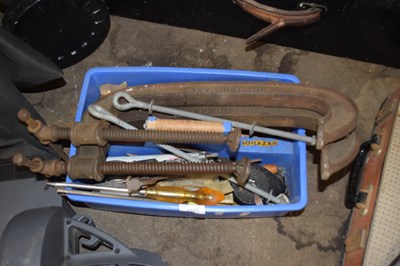 Lot 1021 - One box of assorted tools