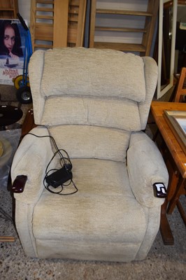 Lot 358 - Electric recliner armchair